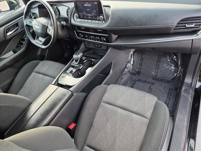 Used 2025 Nissan Rogue SV FWD image 21