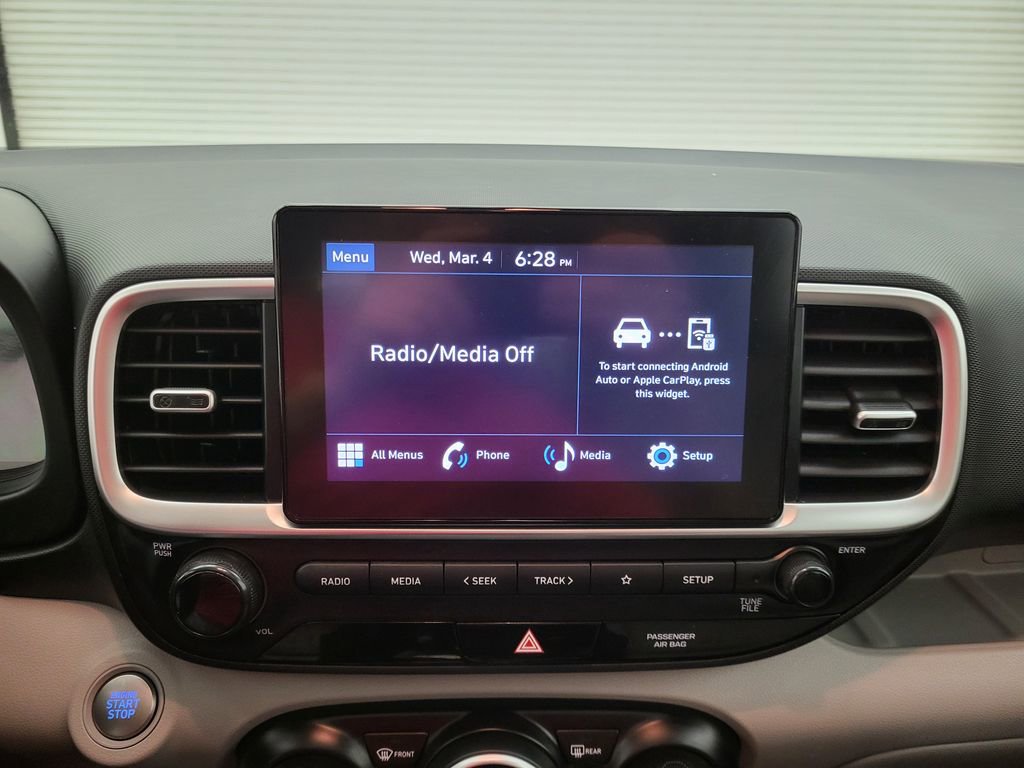 Used 2025 Hyundai Venue SEL image 6