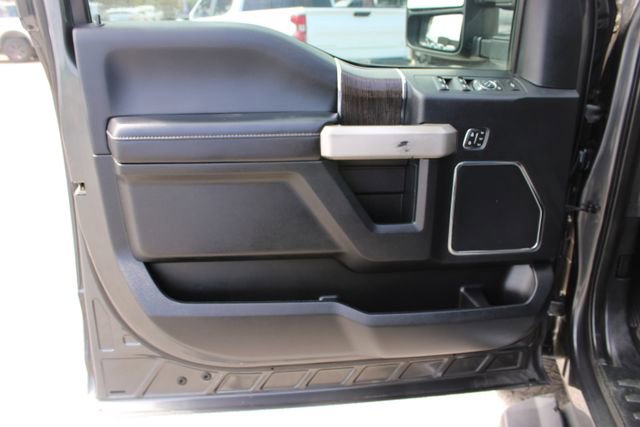 Used 2020 Ford F250 Lariat w/ Lariat Value Package AWD/4WD image 13