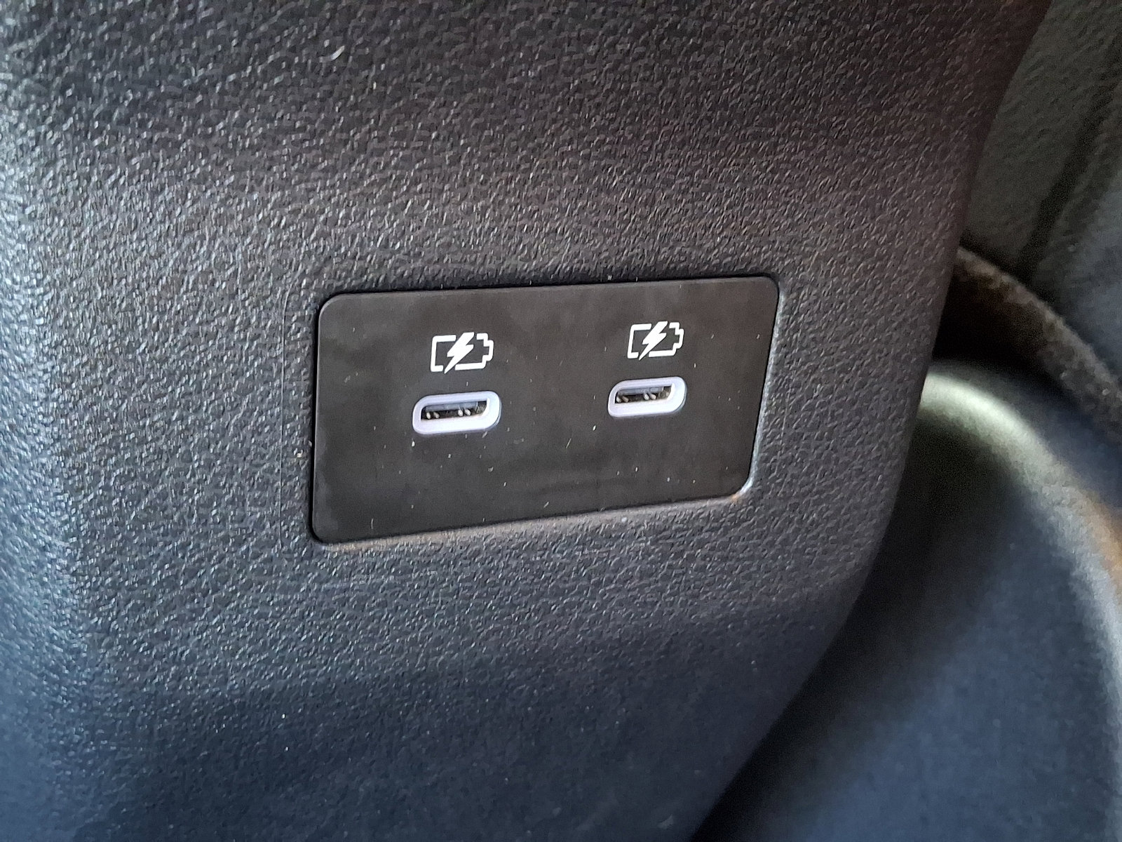 Certified 2025 Nissan Kicks SR image 12