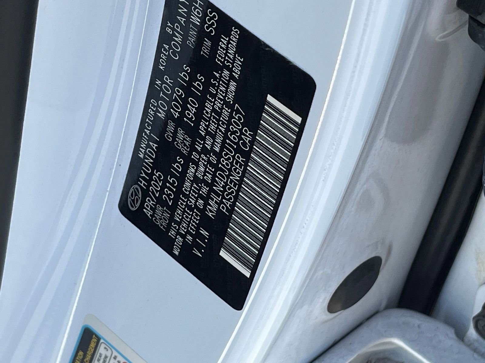 Used 2025 Hyundai Elantra Limited image 30