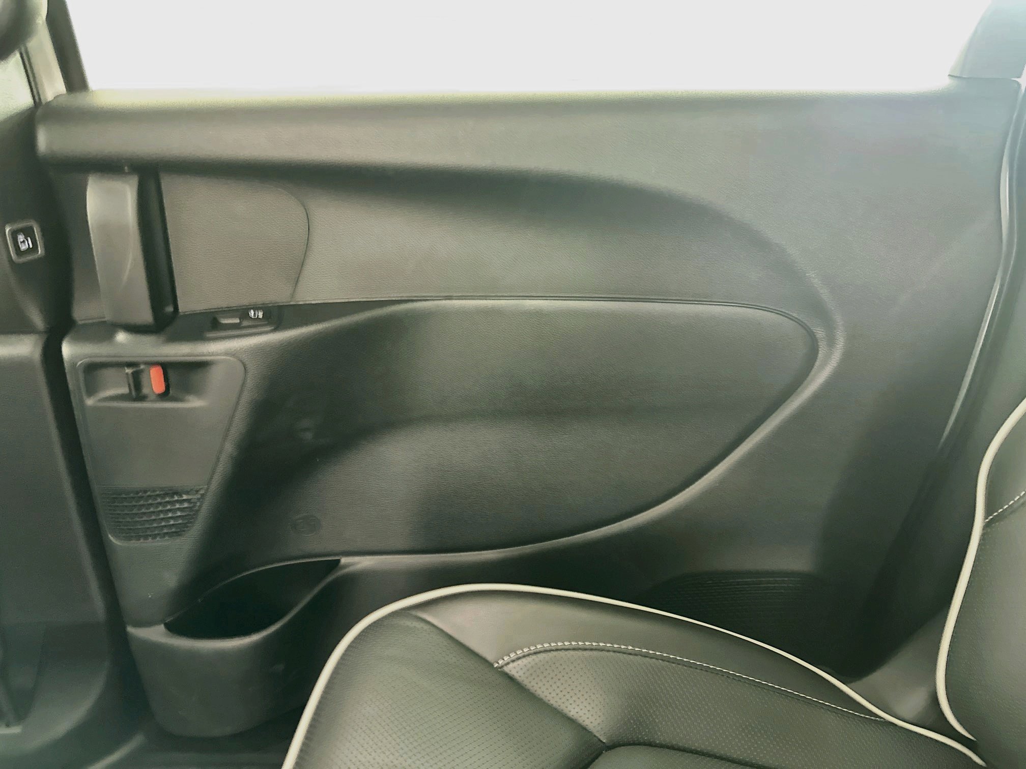 Used 2025 Chrysler Pacifica Premium FWD image 32