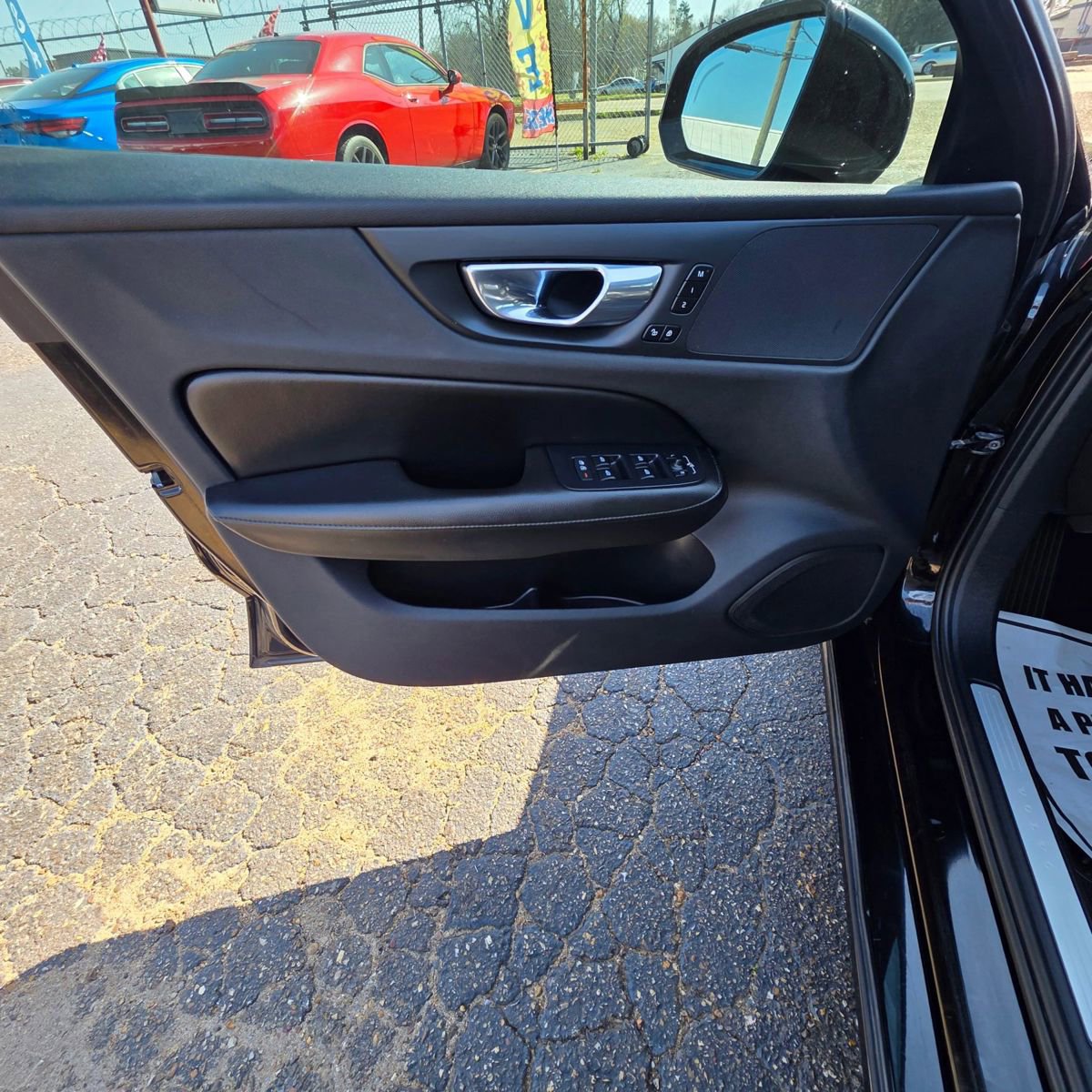 Used 2022 Volvo S60 B5 Inscription image 28