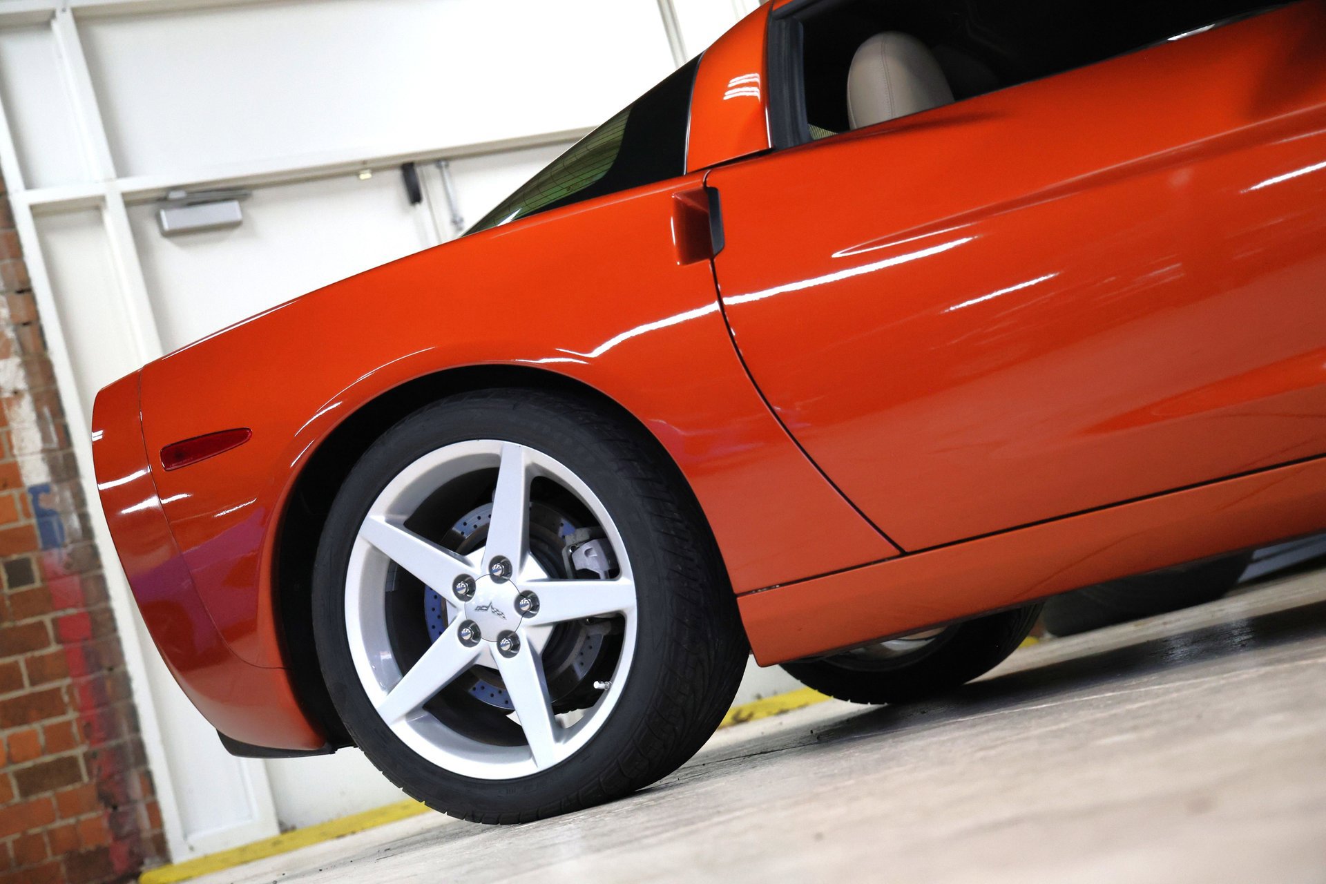 Used 2005 Chevrolet Corvette Coupe w/ Performance Handling Package image 29