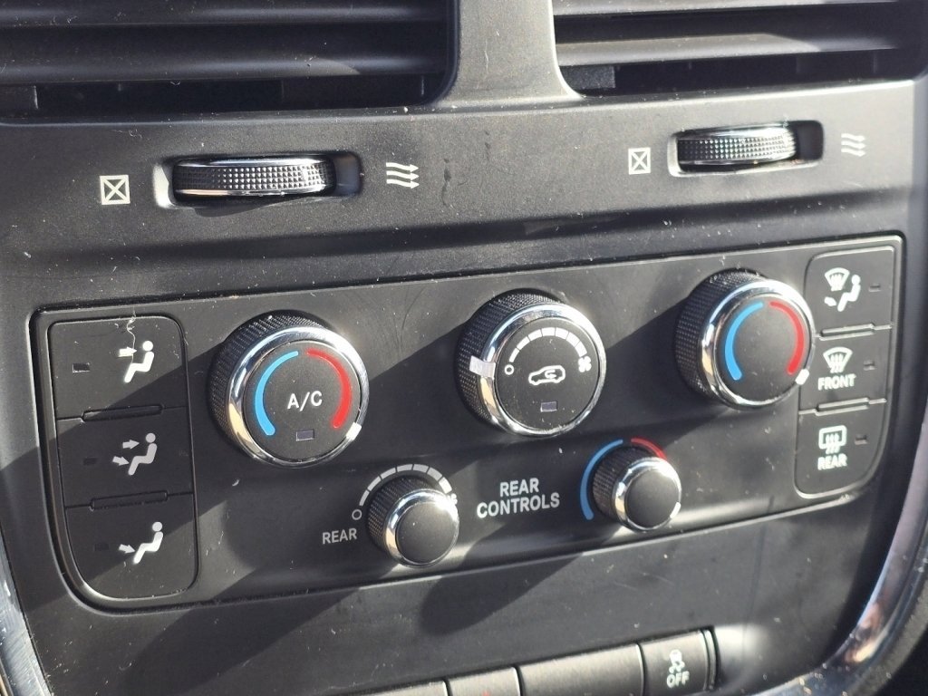 Used 2016 Dodge Grand Caravan SE image 22