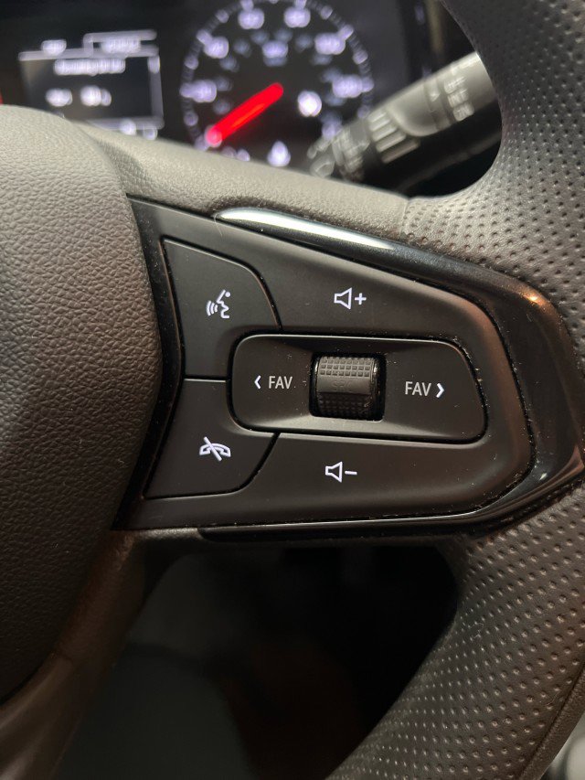 Used 2025 Chevrolet Trax LS w/ LS Convenience Package image 26