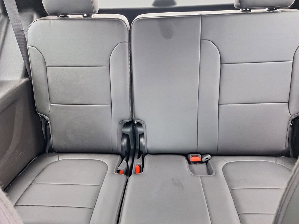 Used 2023 Chevrolet Traverse LT image 24