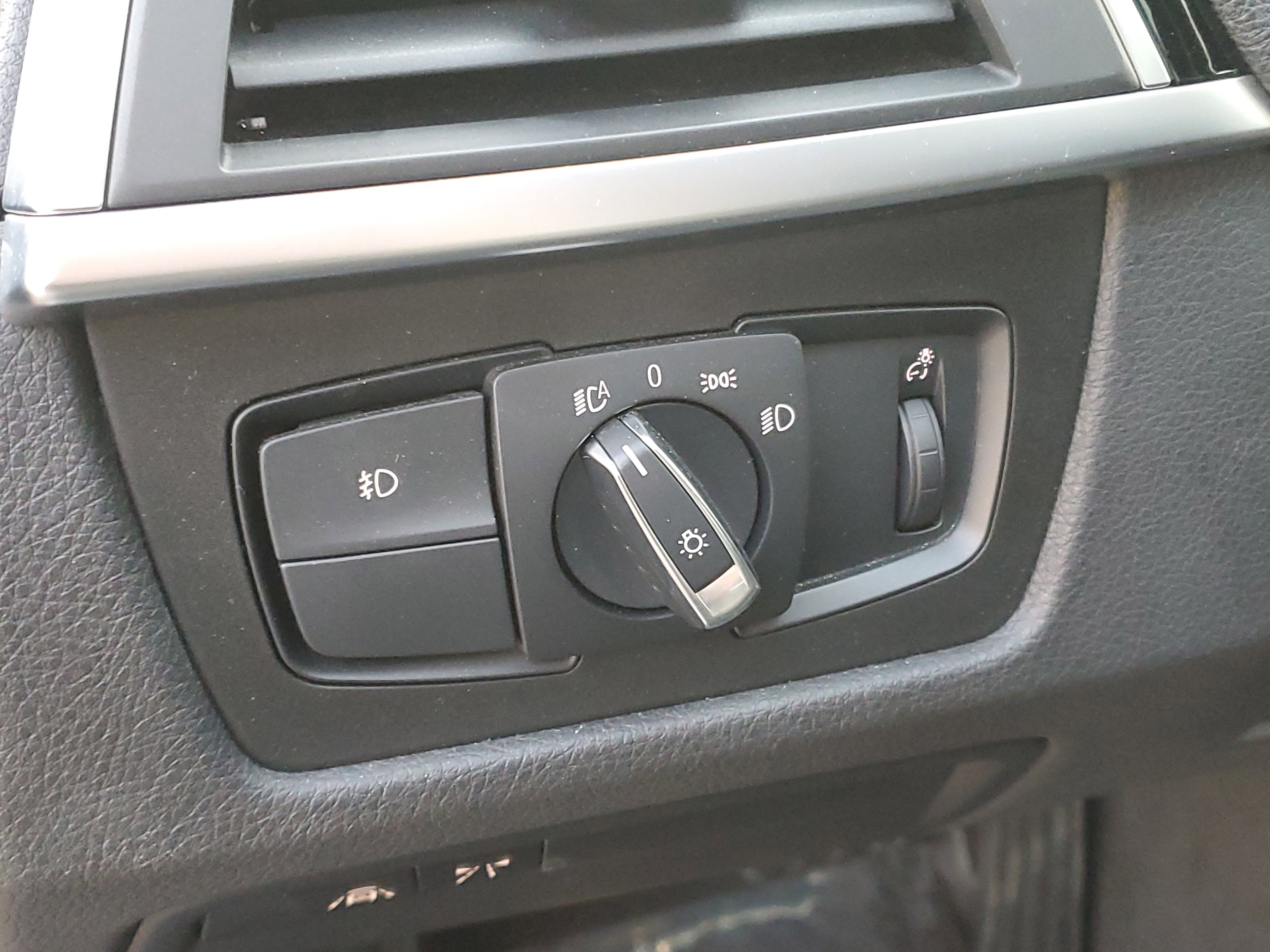 Used 2018 BMW 340i xDrive Sedan image 11