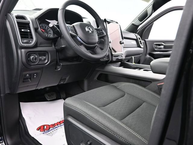 New 2026 RAM 1500 4x4 Crew Cab image 9