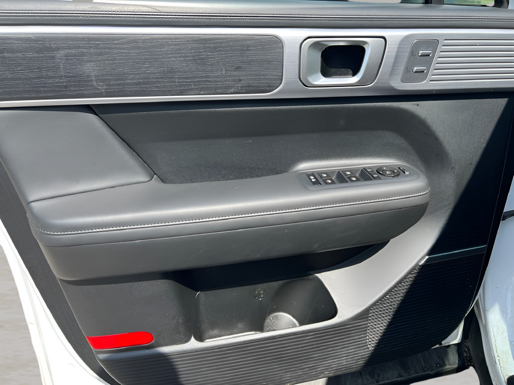 Certified 2024 Hyundai Santa Fe Limited AWD/4WD image 13