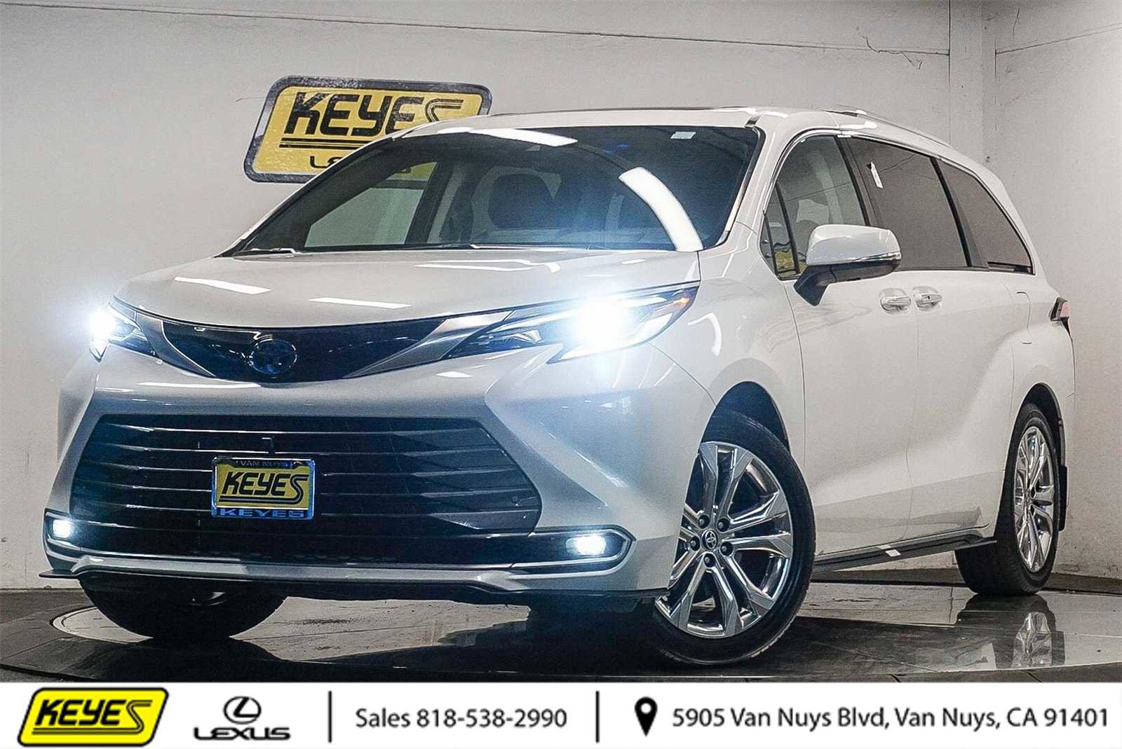 Used 2023 Toyota Sienna Platinum