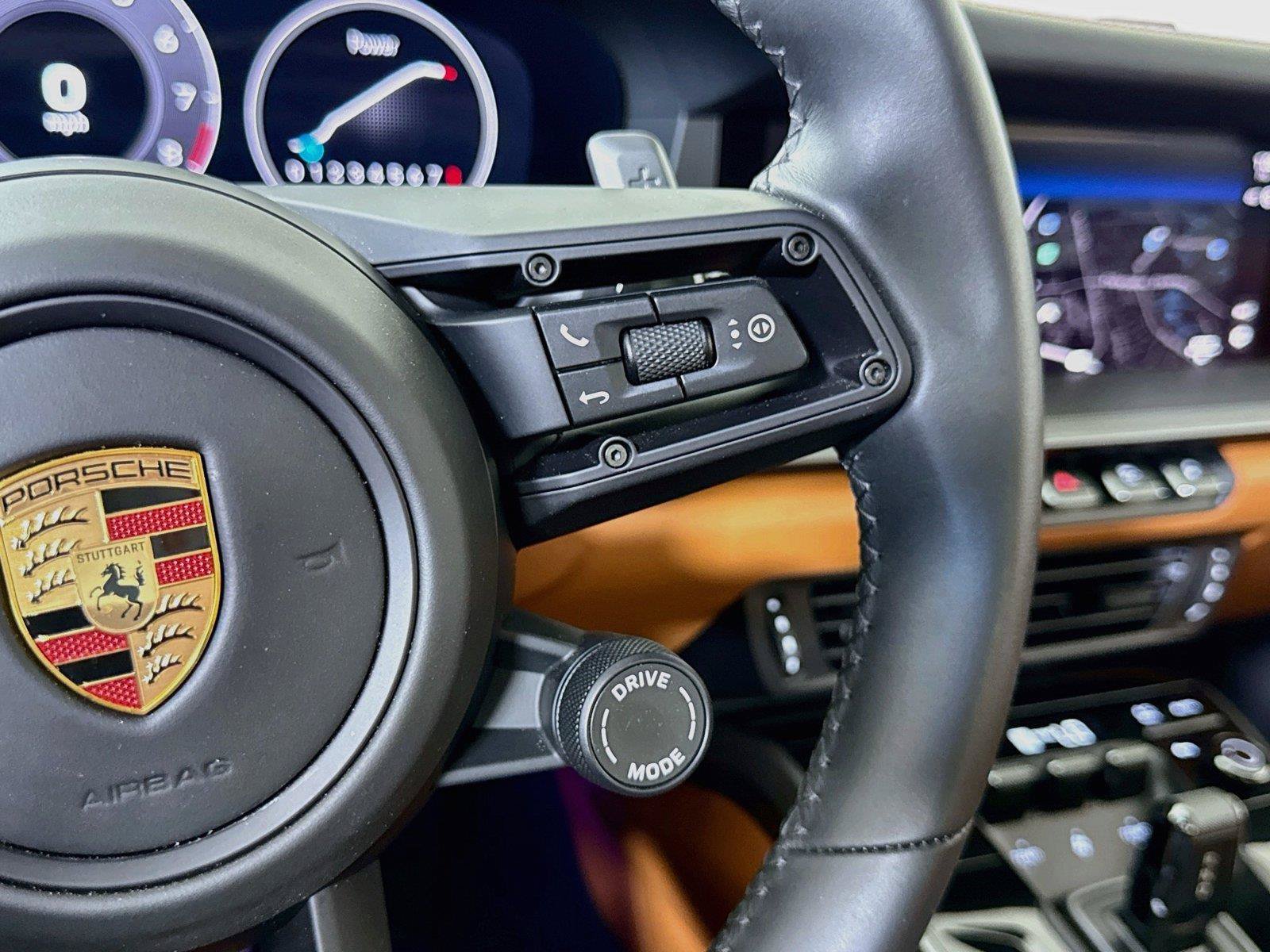 Used 2025 Porsche 911 Carrera RWD image 23
