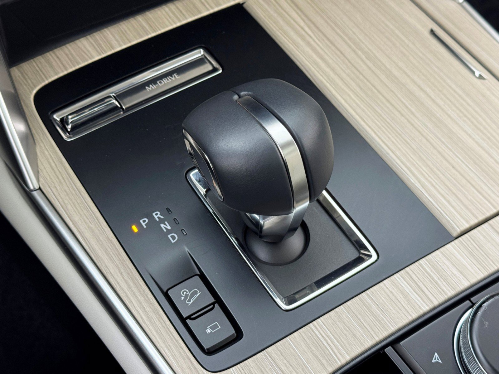 Used 2025 MAZDA CX-90 3.3 Turbo w/ Premium Plus Pkg image 30