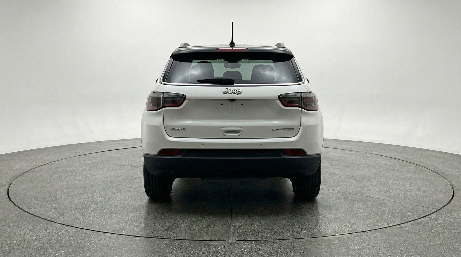 Used 2025 Jeep Compass Limited image 7