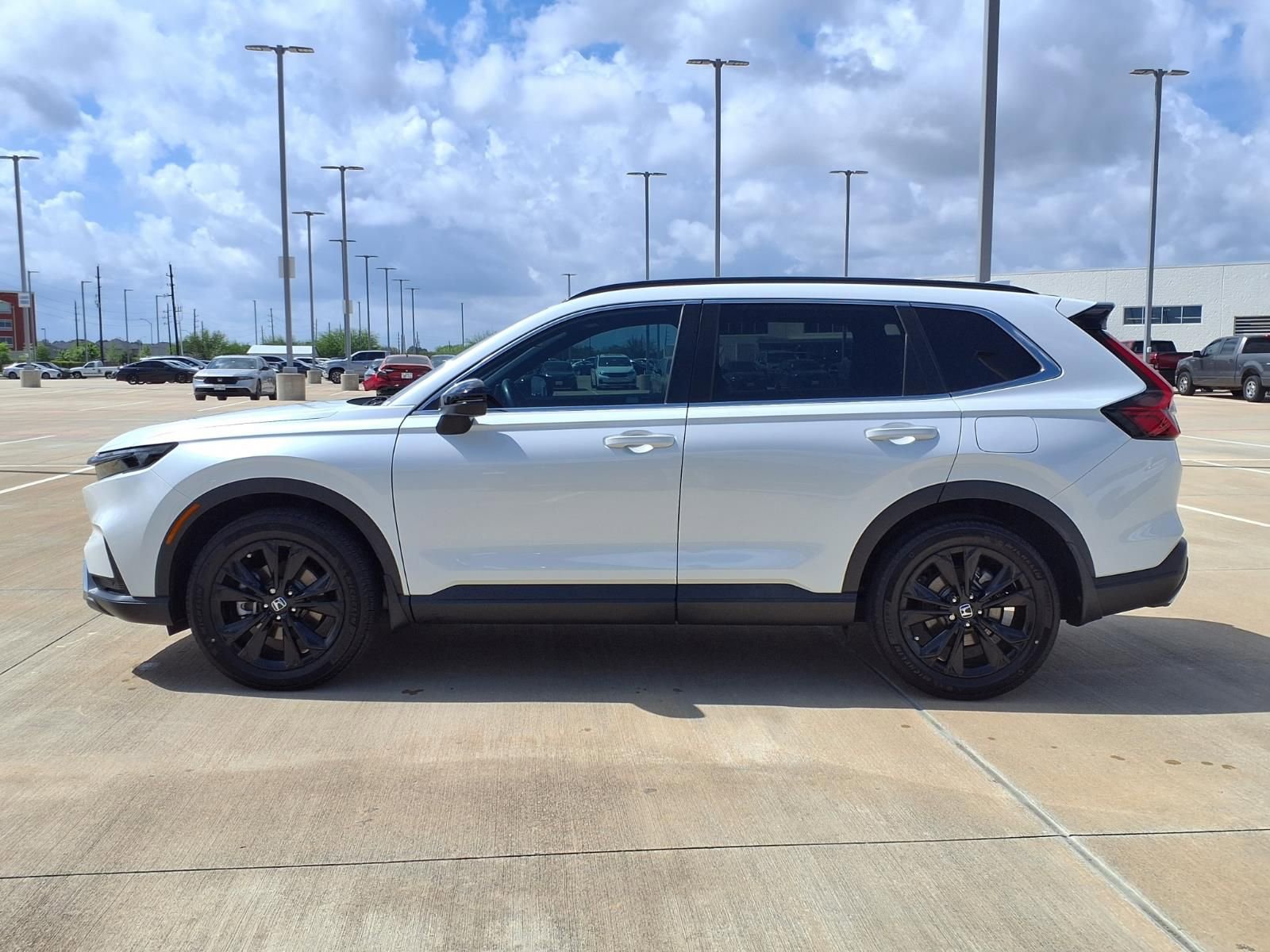 Used 2024 Honda CR-V Sport Touring image 3