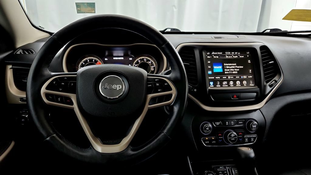 Used 2017 Jeep Cherokee Limited AWD/4WD image 24
