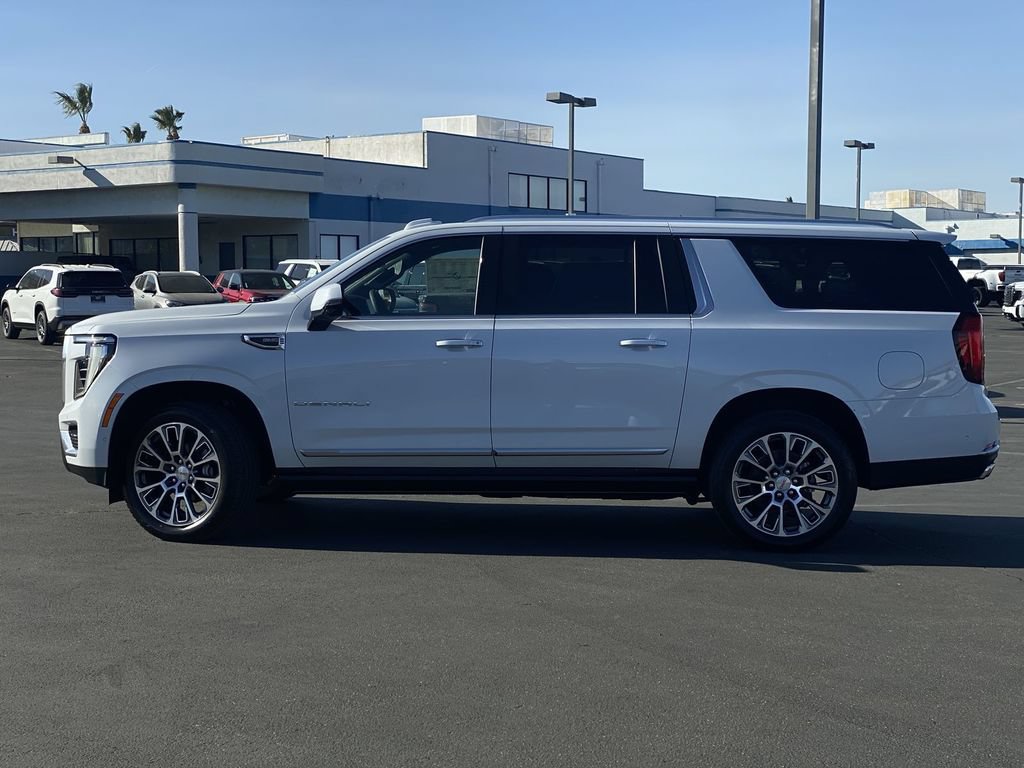 Used 2026 GMC Yukon XL Denali w/ Denali Reserve Package AWD/4WD image 16