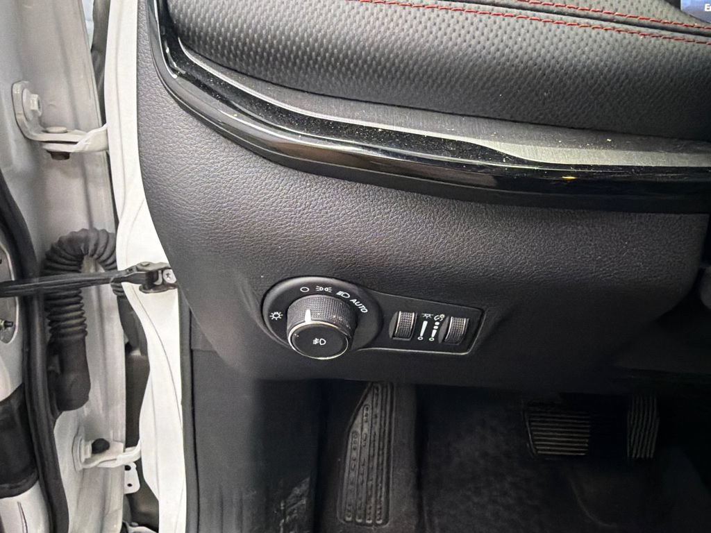 Used 2023 Jeep Compass Trailhawk AWD/4WD image 30