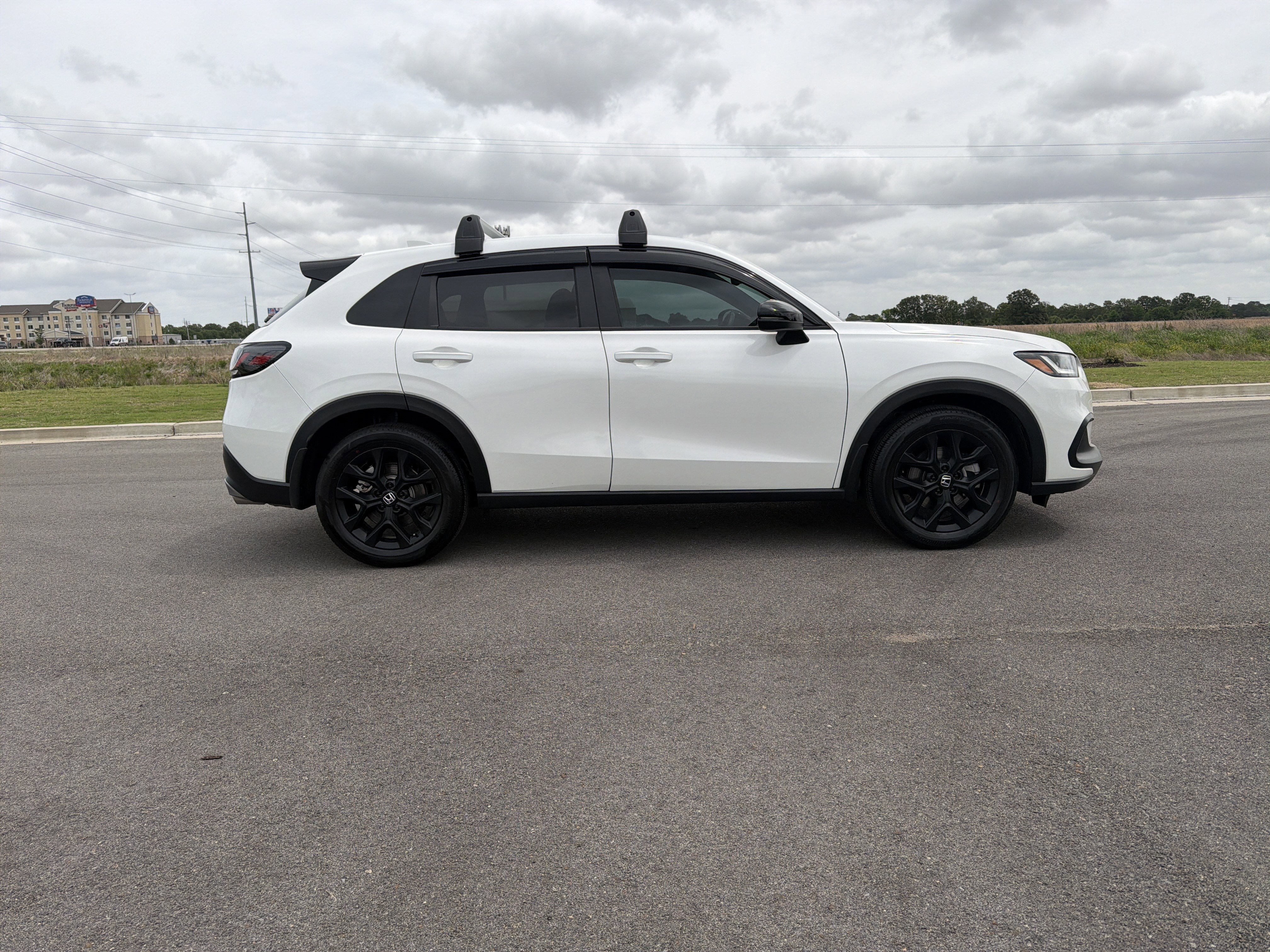 Certified 2025 Honda HR-V Sport image 6