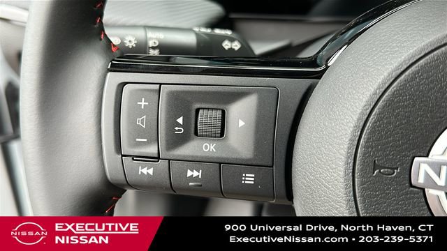 Used 2025 Nissan Kicks SR w/ Interior Electronics Package FWD image 12