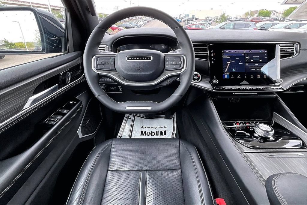 Used 2024 Jeep Wagoneer L Series II w/ Flexible Seating Group AWD/4WD image 5