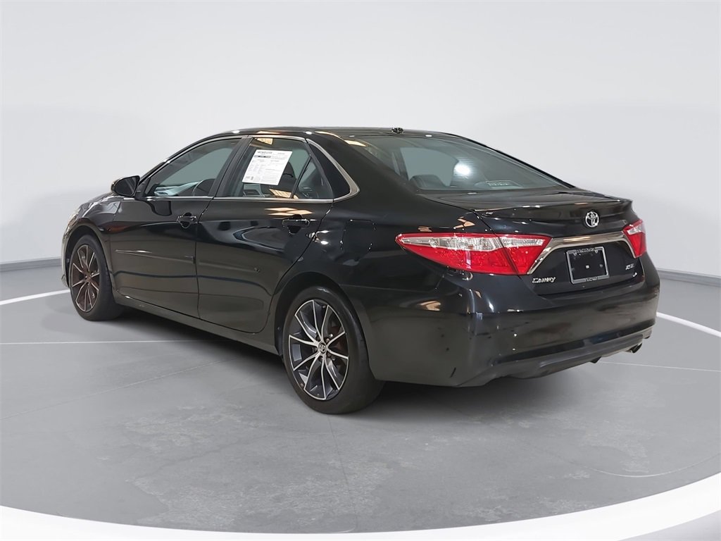 Used 2015 Toyota Camry XSE w/ Moonroof Package image 7