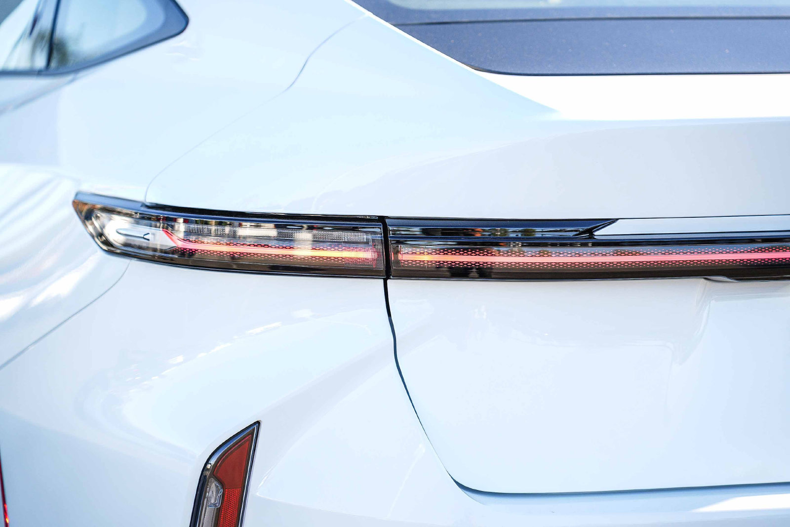 New 2026 Lexus ES 350e w/ Convenience Package FWD image 10