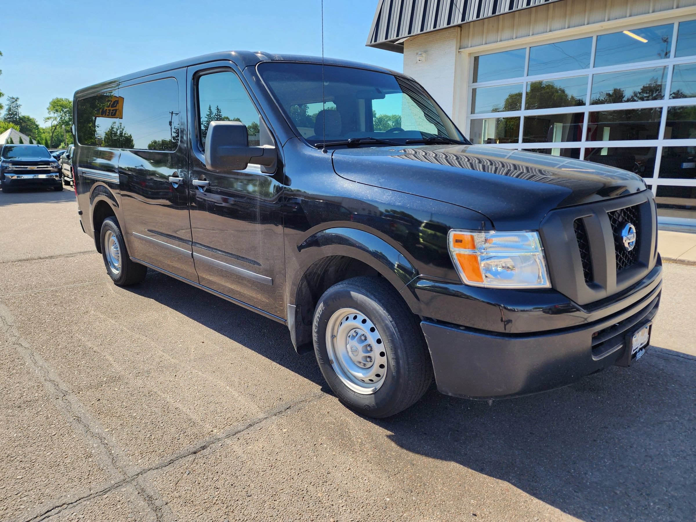 Used 2020 Nissan NV 3500 S RWD image 2