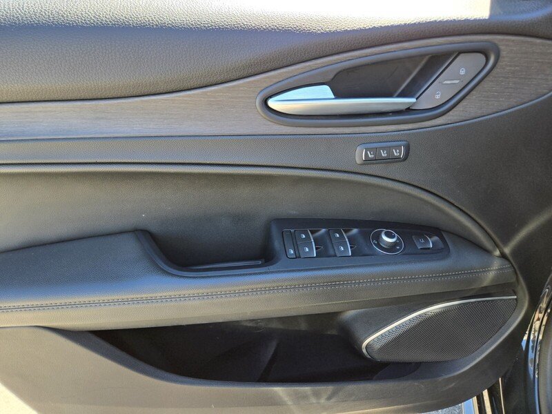 Used 2020 Alfa Romeo Stelvio Ti AWD/4WD image 16