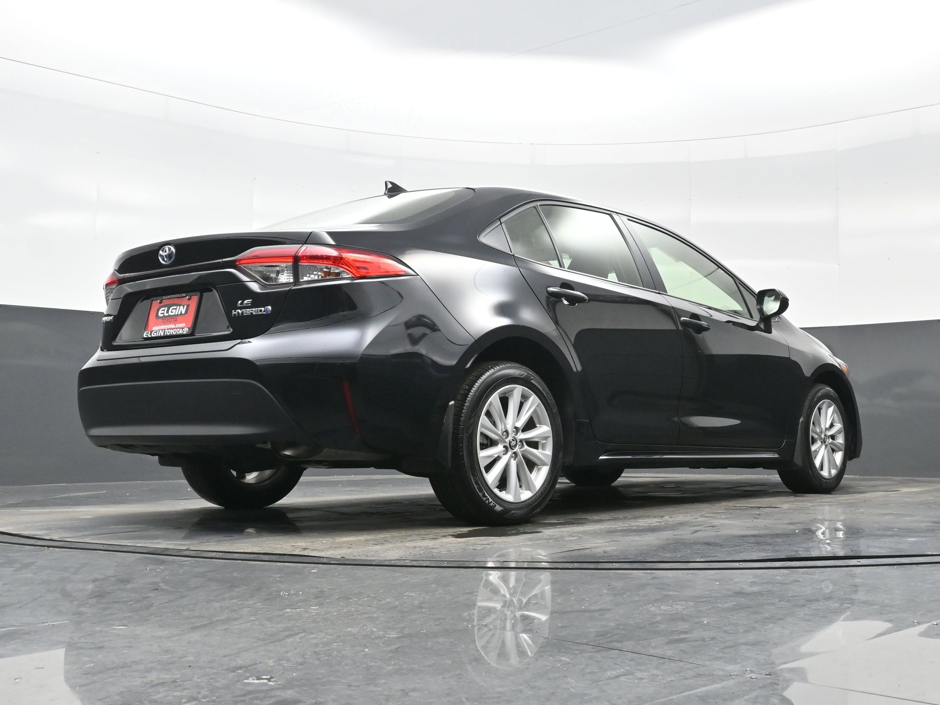 Used 2024 Toyota Corolla LE image 30