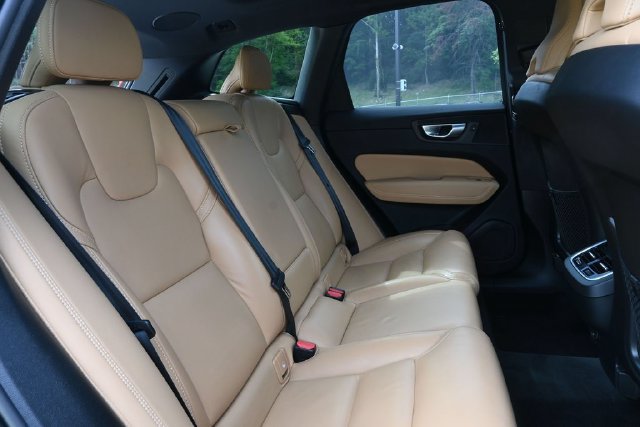 Used 2024 Volvo XC60 B5 Ultimate AWD/4WD image 39