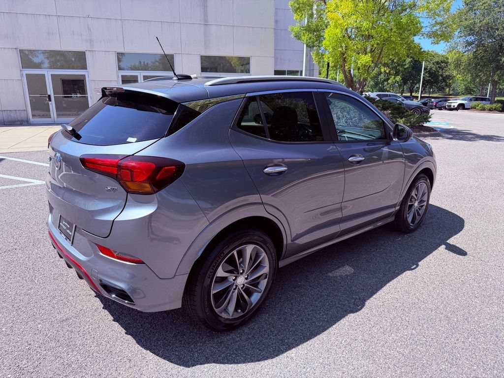Used 2021 Buick Encore GX Select w/ Sport Touring Package FWD image 12