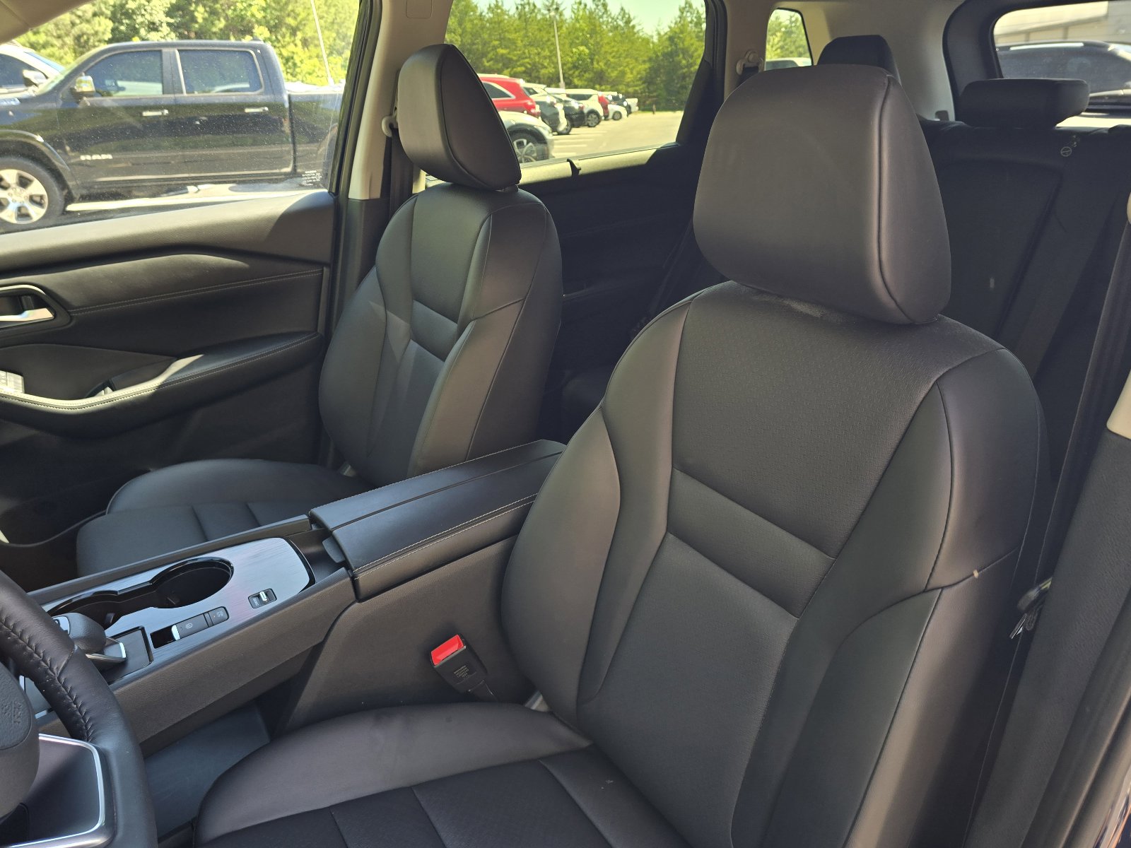 Used 2024 Nissan Rogue SV w/ SV Premium Package FWD image 12