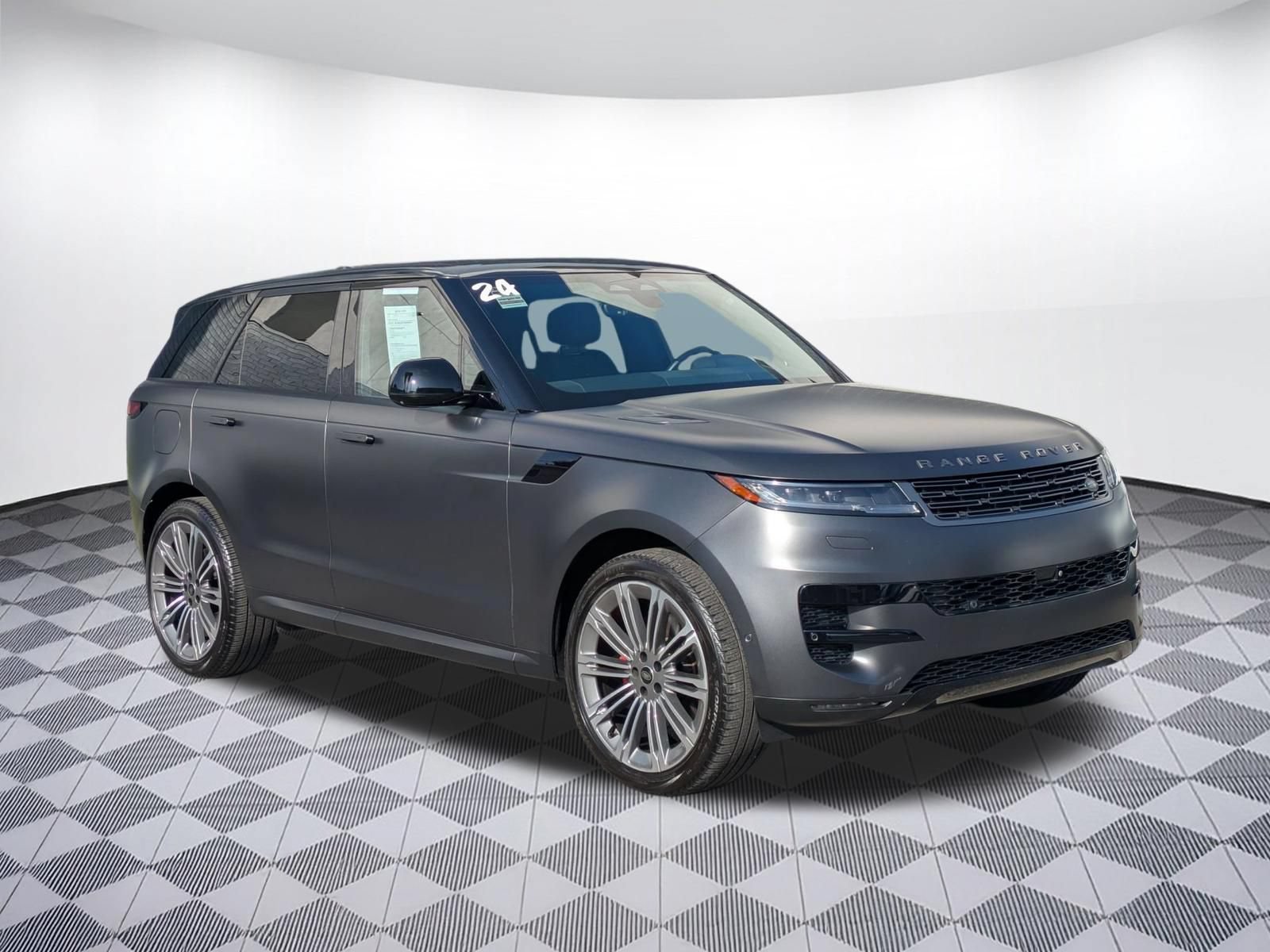 Used 2024 Land Rover Range Rover Sport SE AWD/4WD image 7