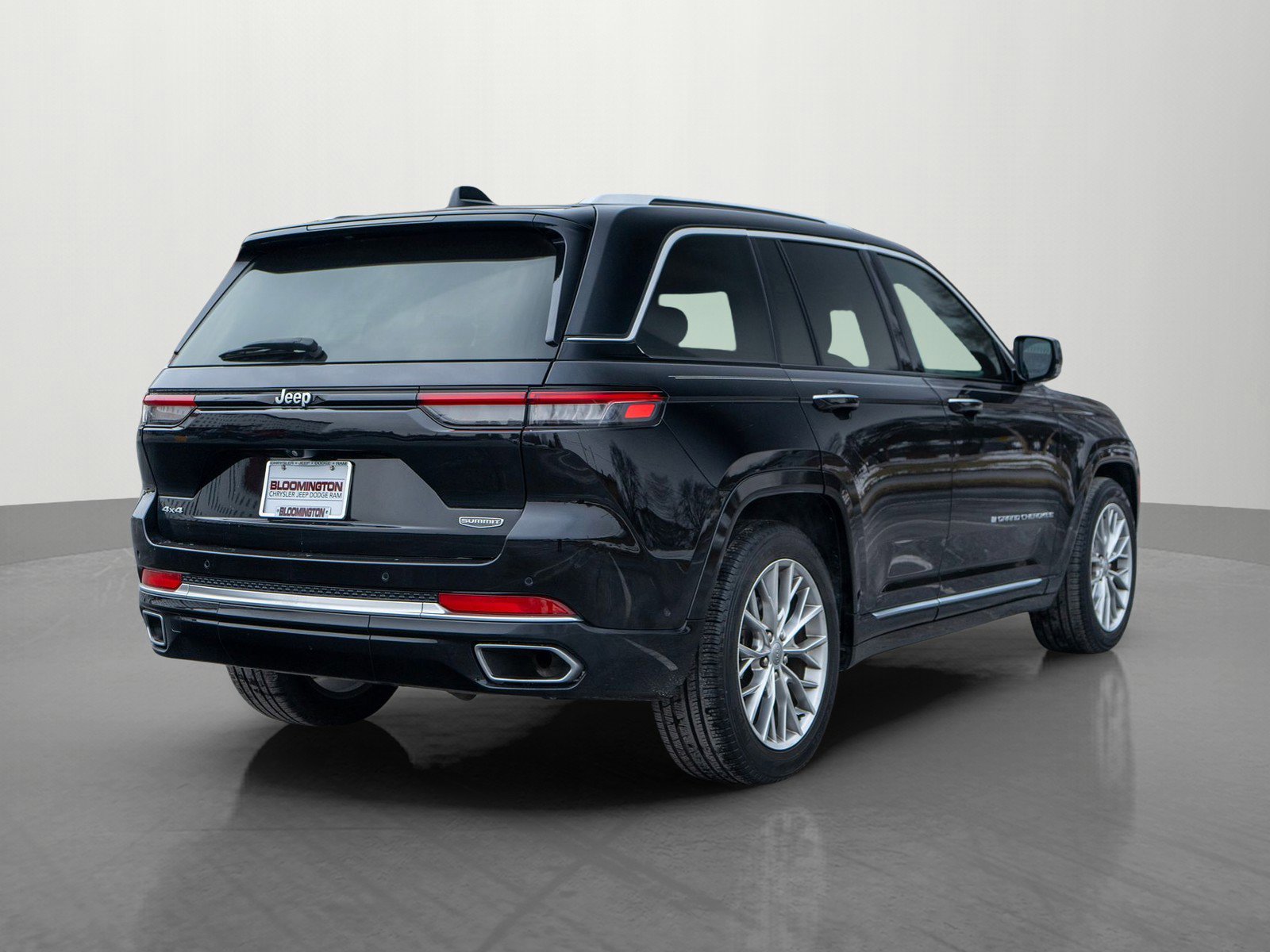 Used 2023 Jeep Grand Cherokee Summit image 7