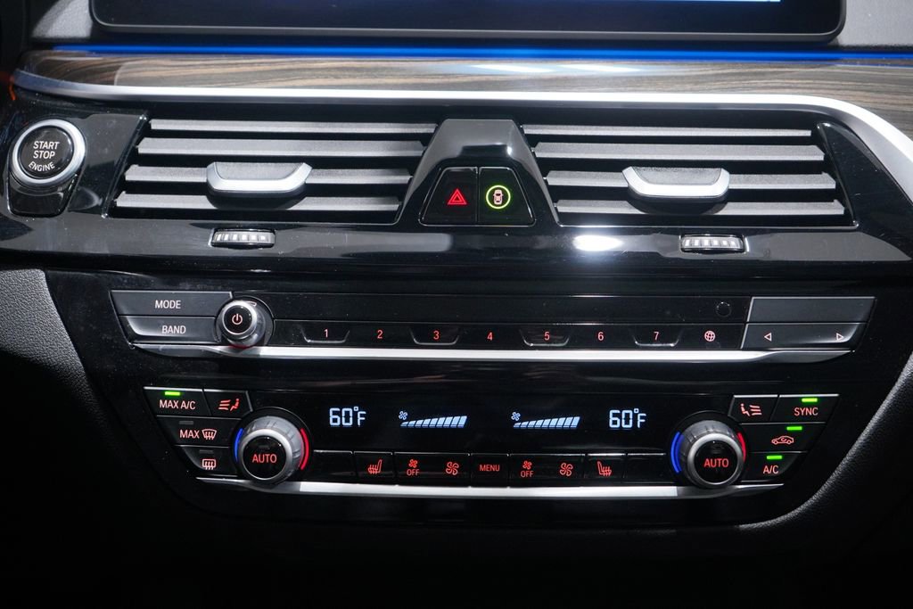 Used 2023 BMW 530e 530e iPerformance w/ Premium Package image 13