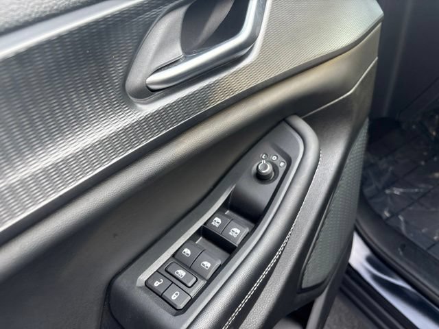 Used 2023 Jeep Grand Cherokee Altitude AWD/4WD image 18