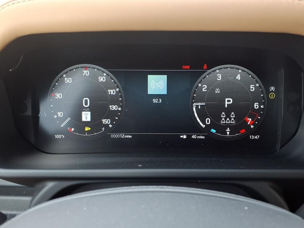 New 2026 Land Rover Defender 130 X-Dynamic SE AWD/4WD image 14