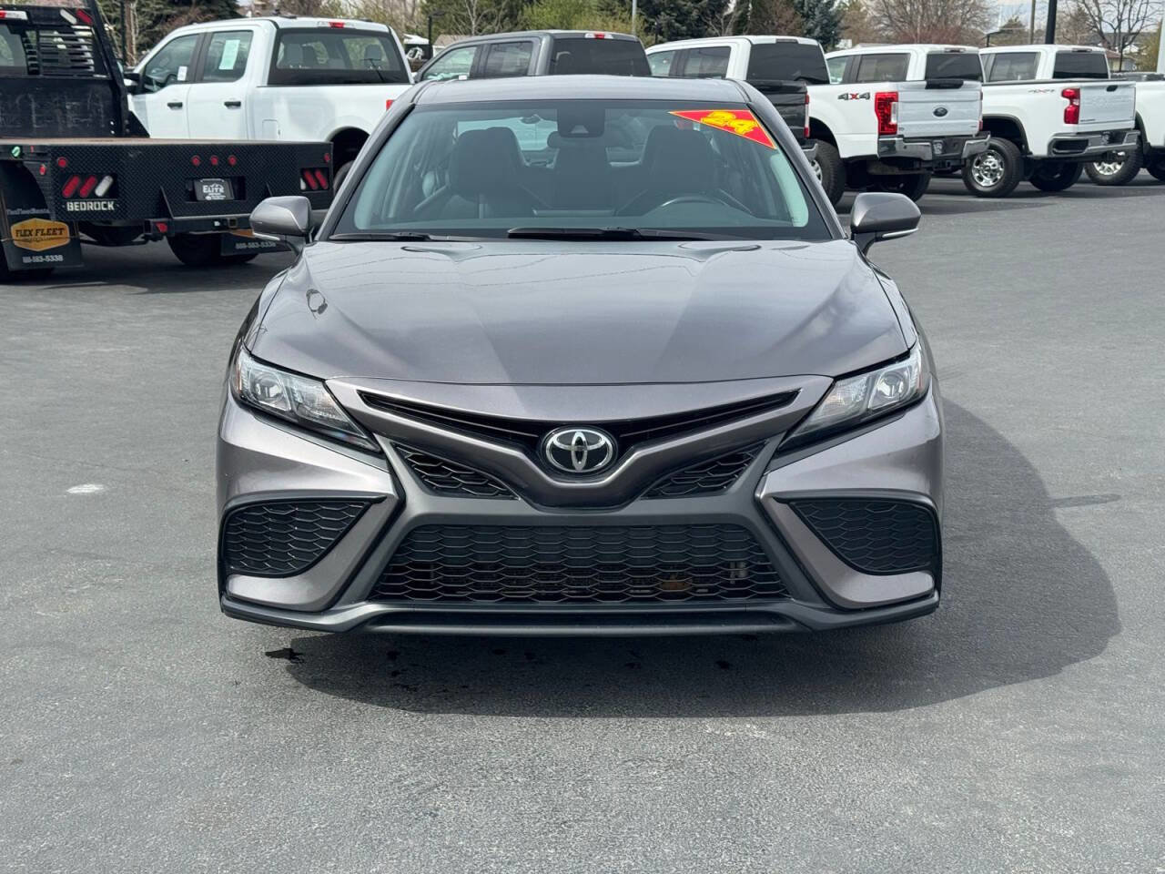 Used 2024 Toyota Camry SE FWD image 2