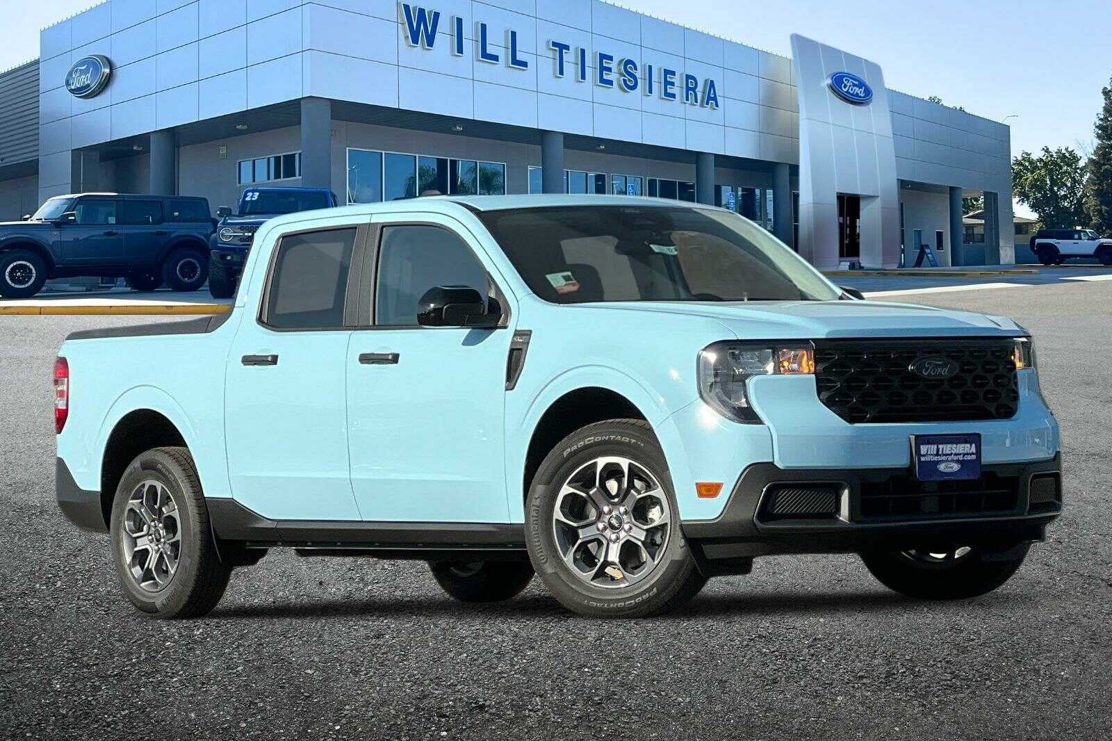 New 2026 Ford Maverick XLT w/ XLT Luxury Package FWD image 2