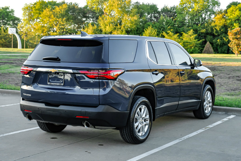 Used 2023 Chevrolet Traverse LS w/ Safety Package FWD image 11