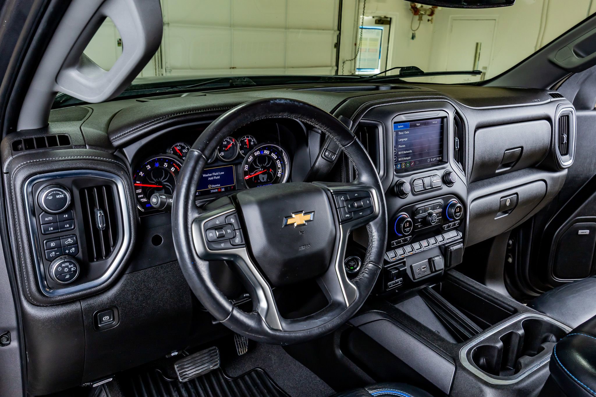 Used 2020 Chevrolet Silverado 1500 LTZ w/ LTZ Premium Package AWD/4WD image 16