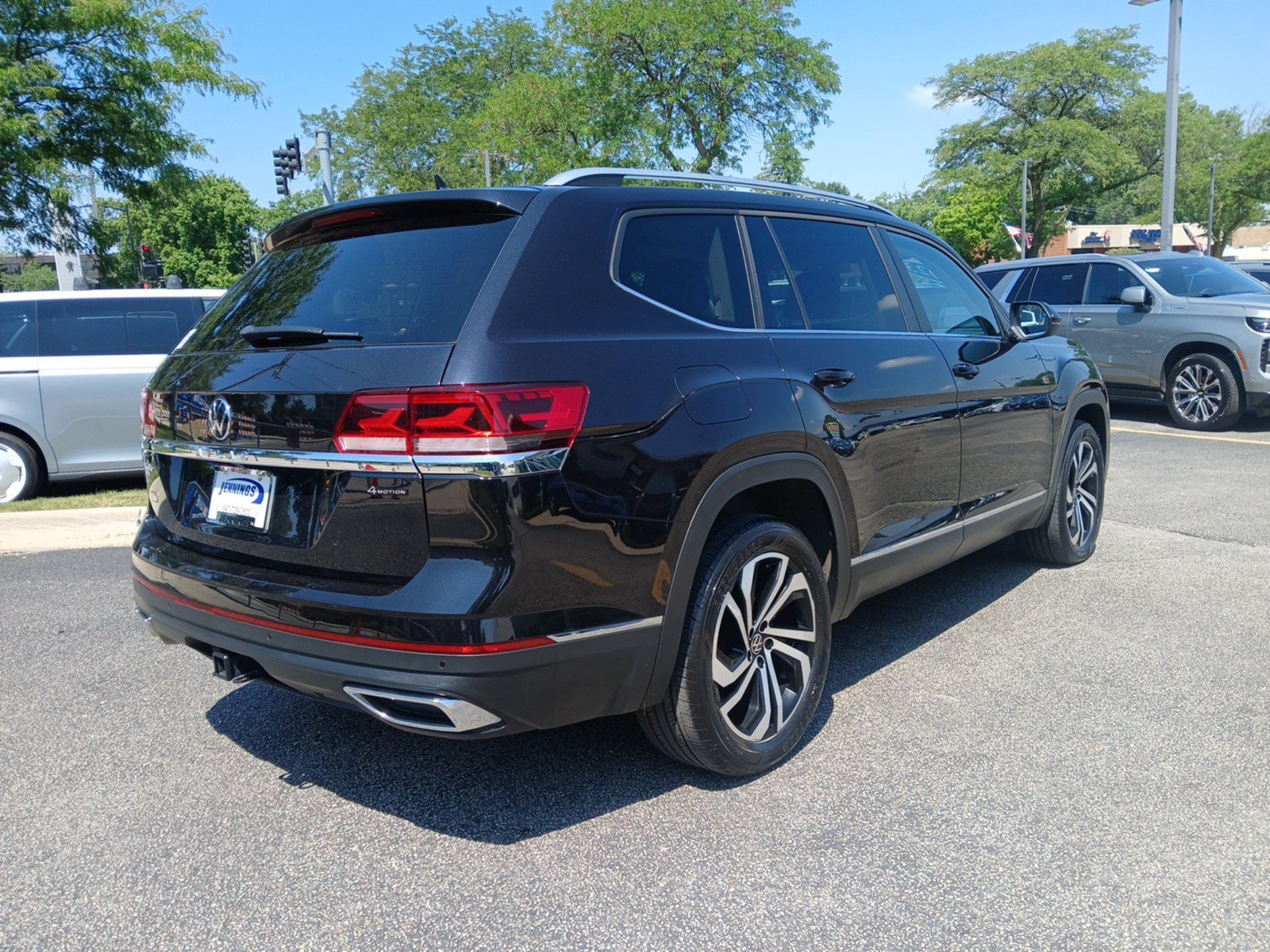 Used 2023 Volkswagen Atlas SEL AWD/4WD image 4