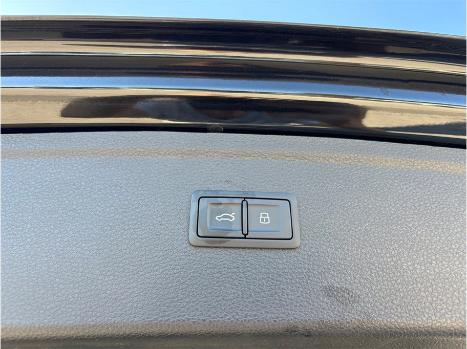Used 2022 Audi Q5 e Prestige w/ Prestige Package AWD/4WD image 55