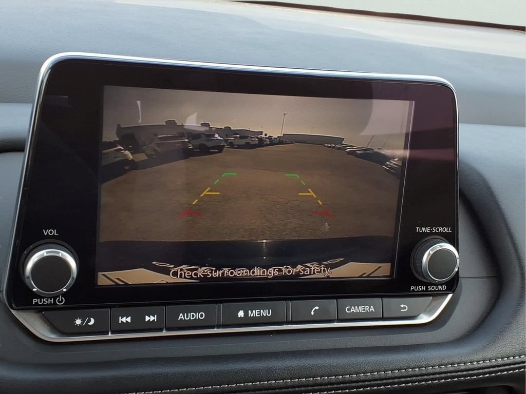 Used 2024 Nissan Rogue SV FWD image 14
