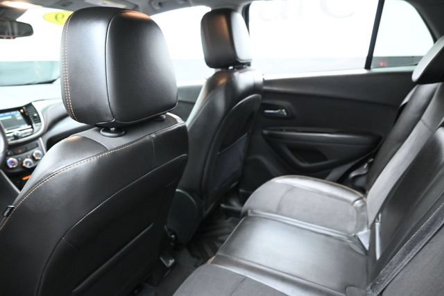Used 2019 Chevrolet Trax LT w/ LT Convenience Package FWD image 24