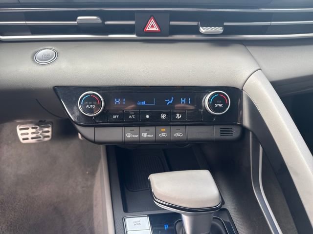 Certified 2025 Hyundai Elantra Sport image 17