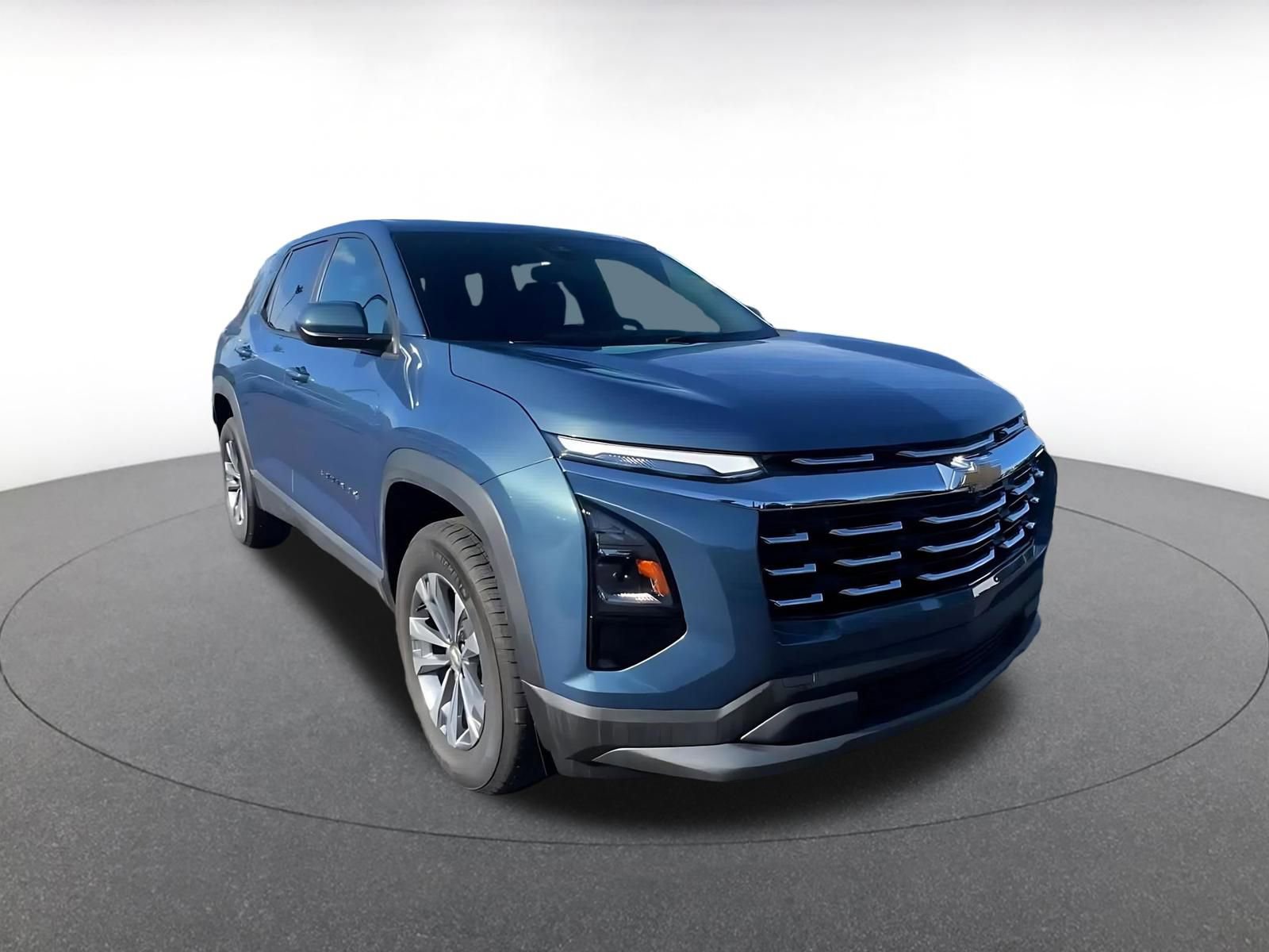 Used 2025 Chevrolet Equinox LT image 3