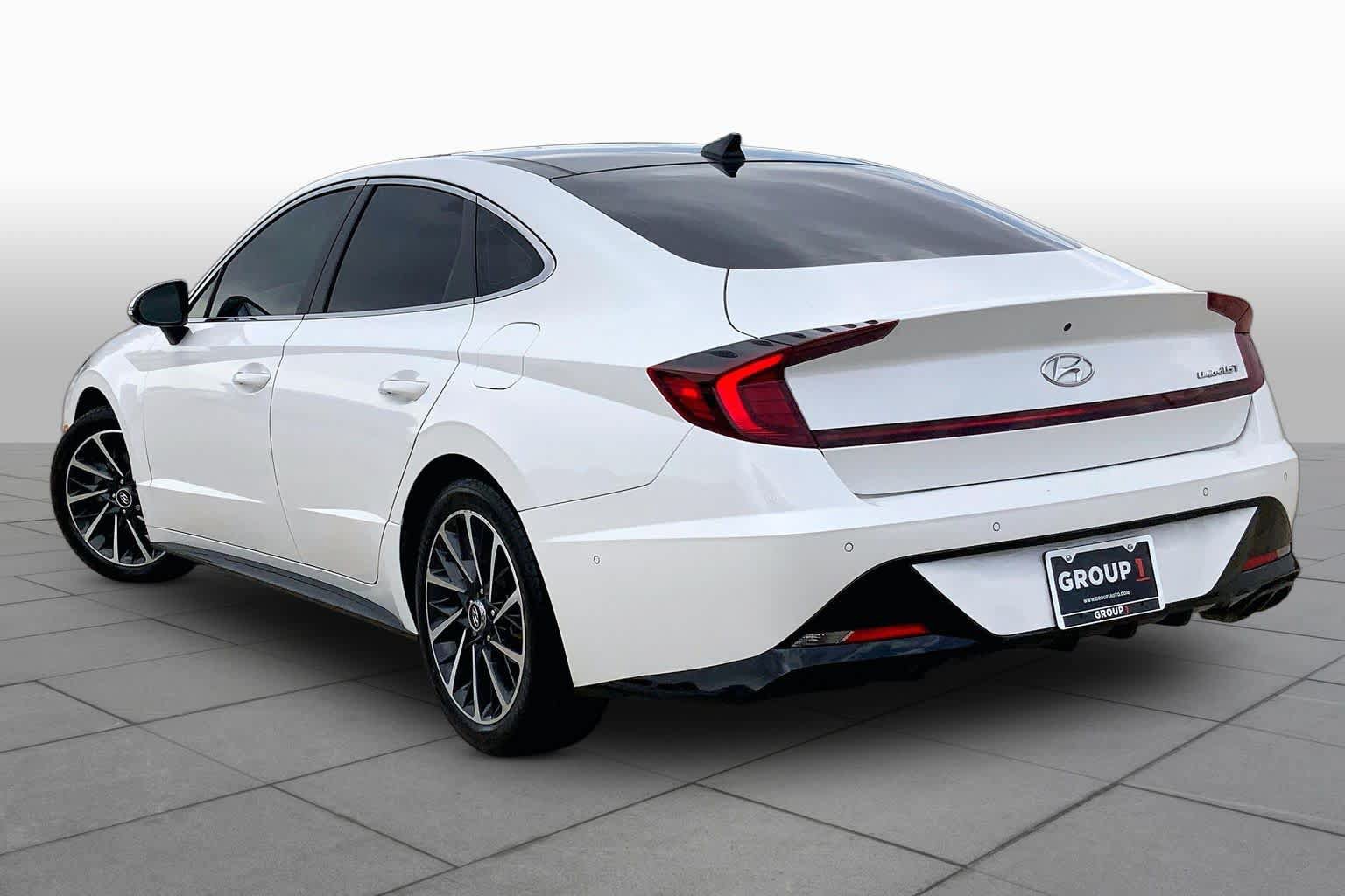 Used 2022 Hyundai Sonata Limited w/ Preferred Accessory Package FWD image 12