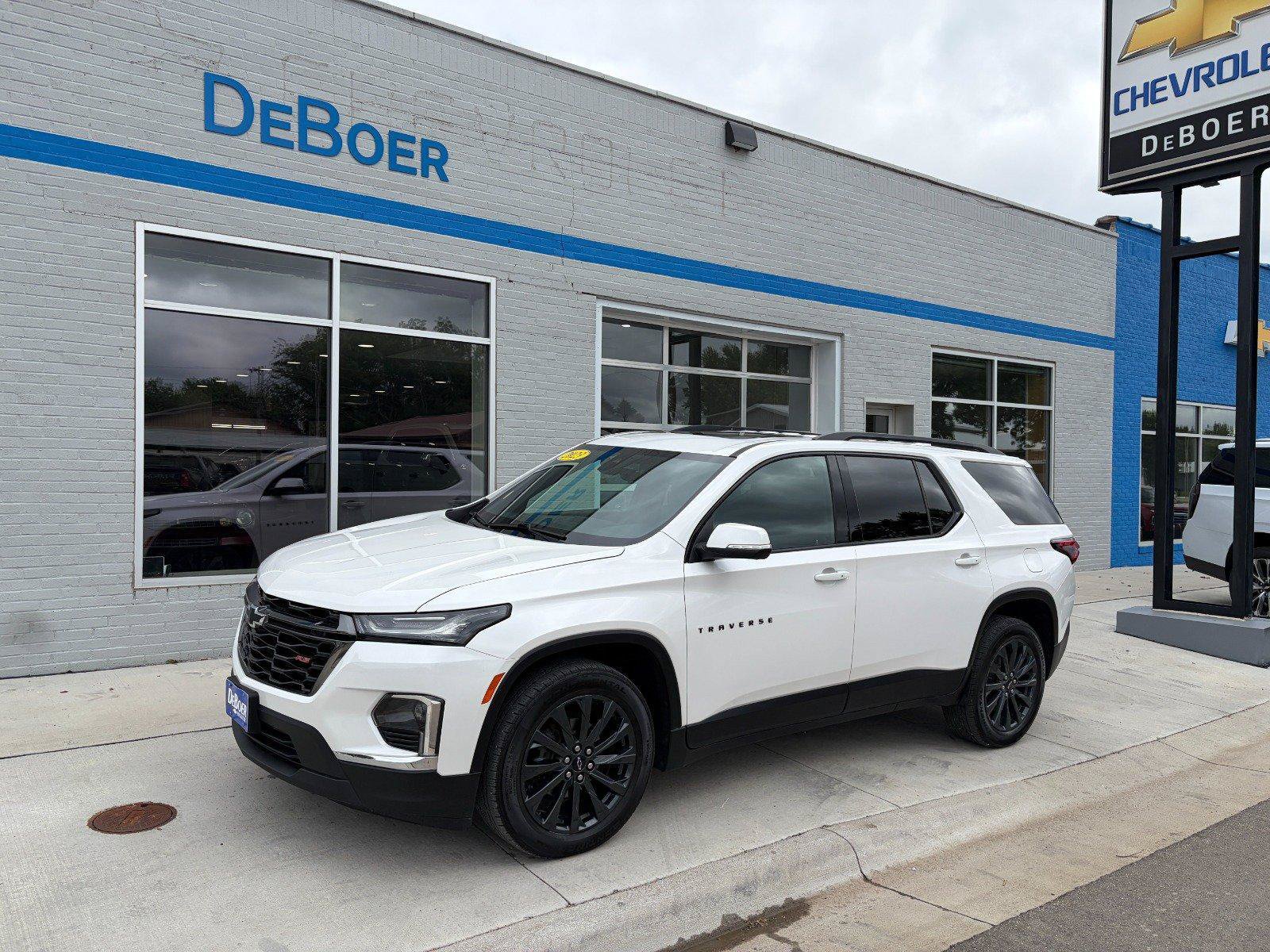 Used 2023 Chevrolet Traverse RS
